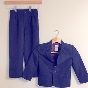 Proper attire suit size Small